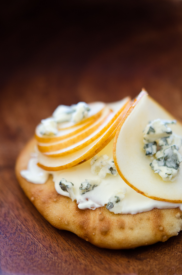 © 2012 Viviane Perenyi - SourdoughToast with Pear and Blue Cheese