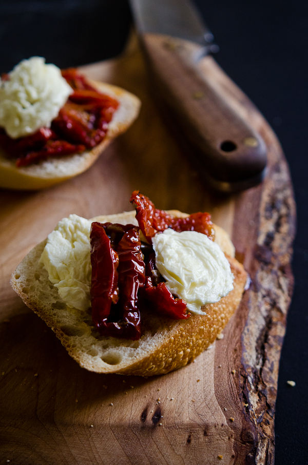 © 2012 Viviane Perenyi - Fresh Mozzarella & Dried Tomato on Toast