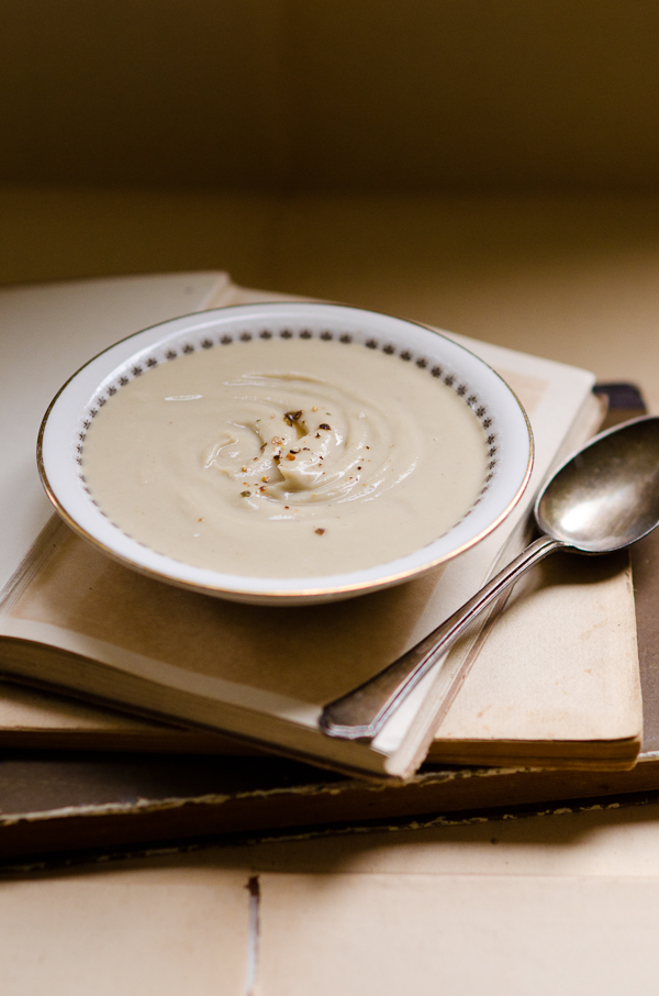 Chestnut Velouté | At Down Under | Viviane Perenyi