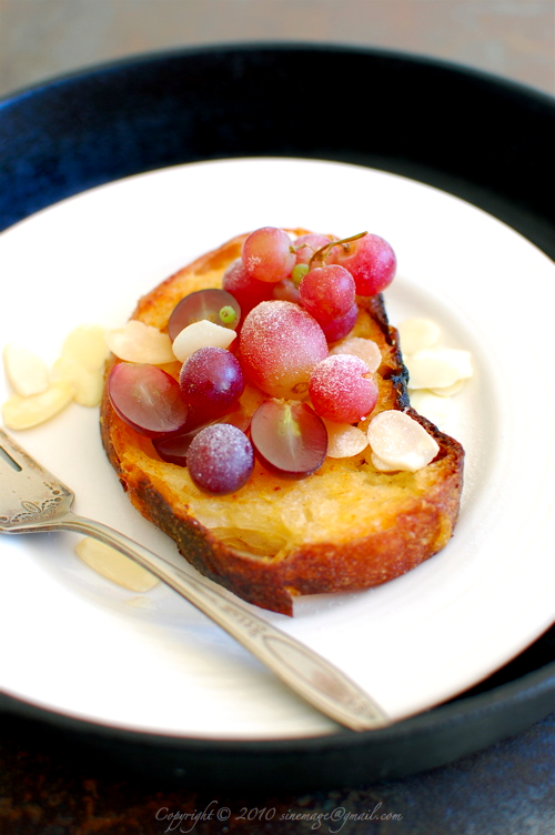 French Toast with grapes