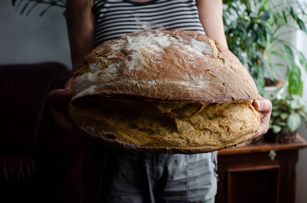 © 2012 Viviane Perenyi - 3KG Bread