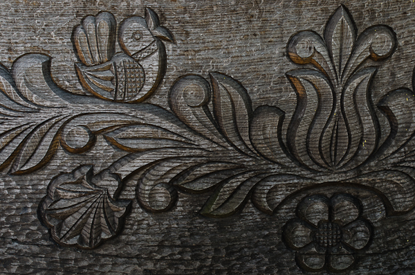 © 2012 Viviane Perenyi - Őrség  Hungary Traditional Pattern Carved in Wood
